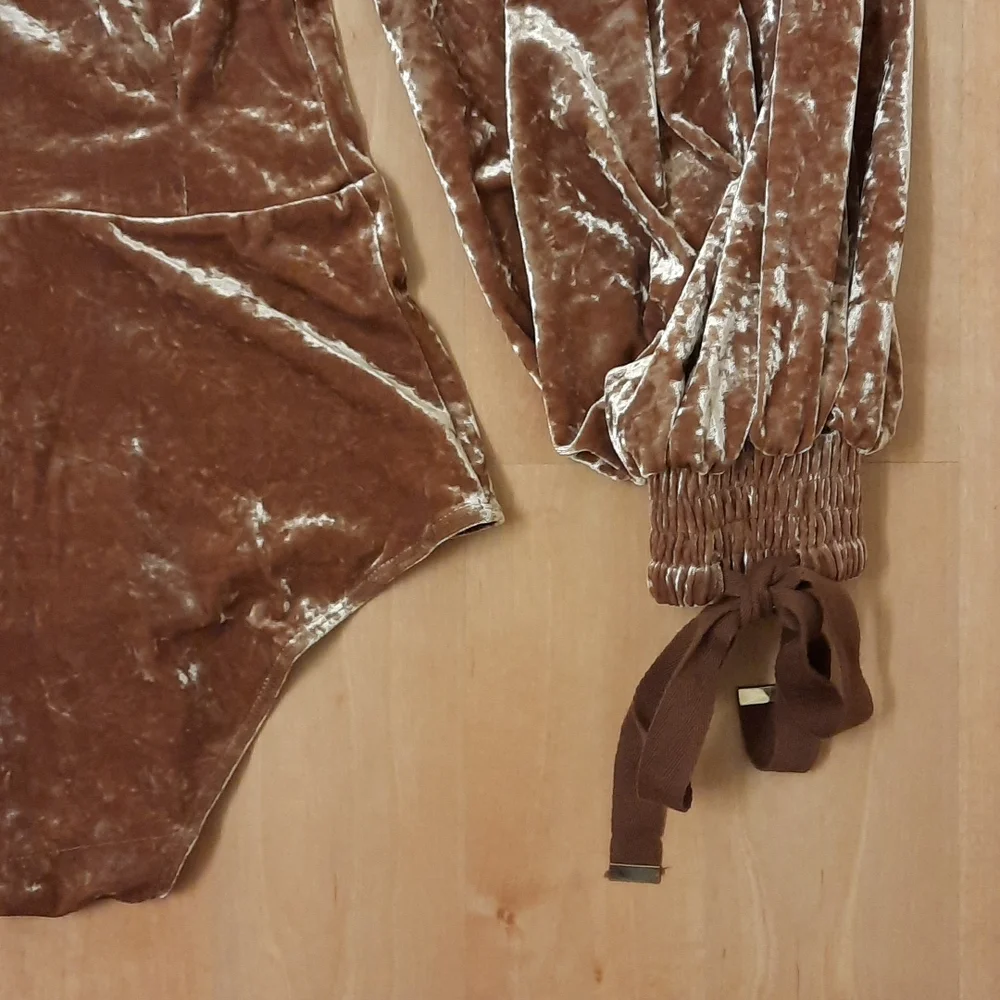 🥳HP🥳 NWT, HAH Hot as Hell Cafe Latte One Sleeve Velvet Bodysuit